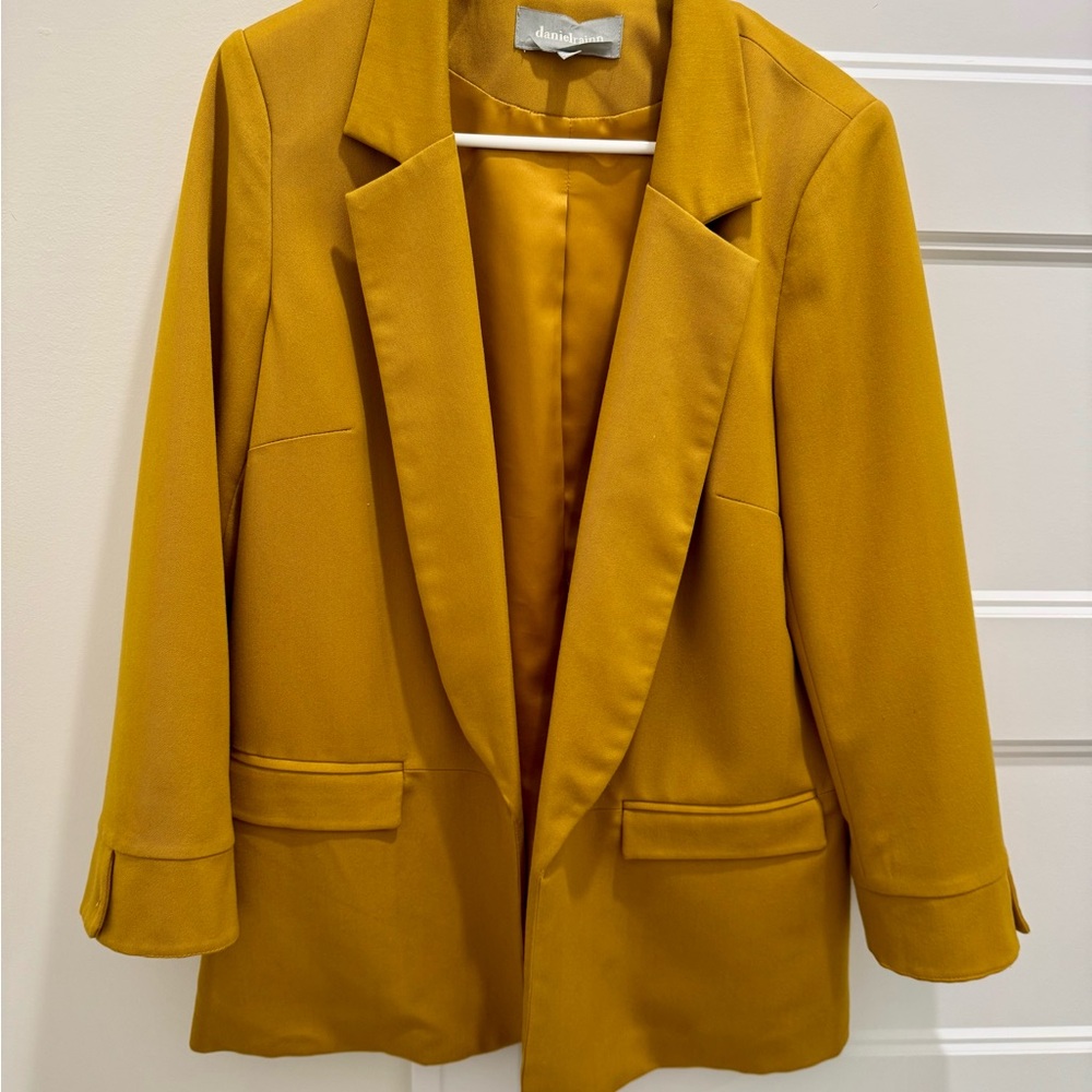 Daniel Rainn Golden Blazer